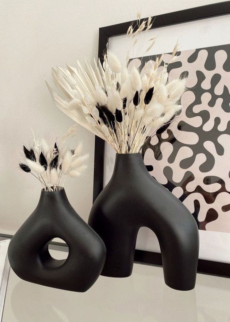 Pottery vases set