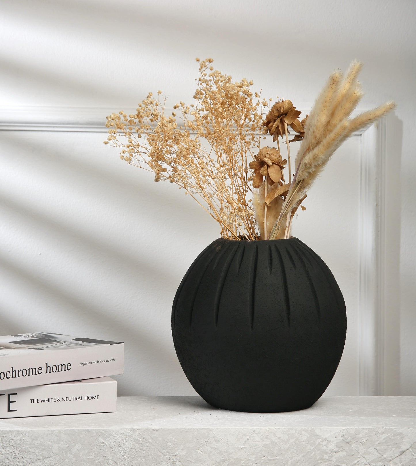 Pottery center piece vase