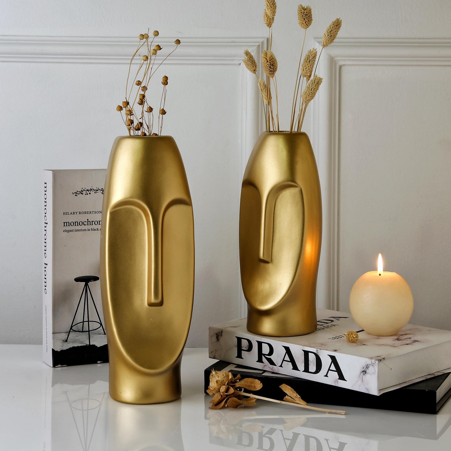 Set of two face vases