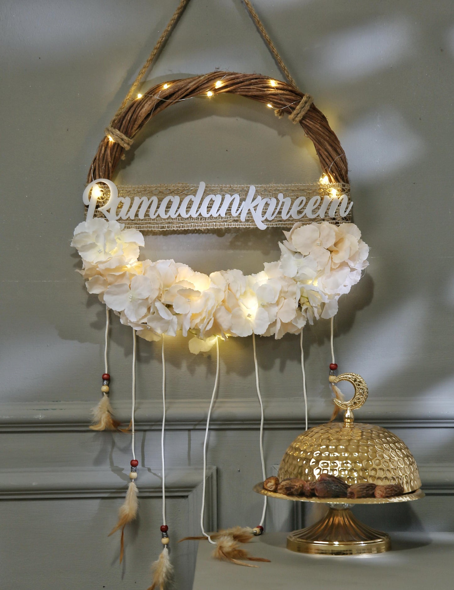 light Wreath for Ramadan (feathers)
