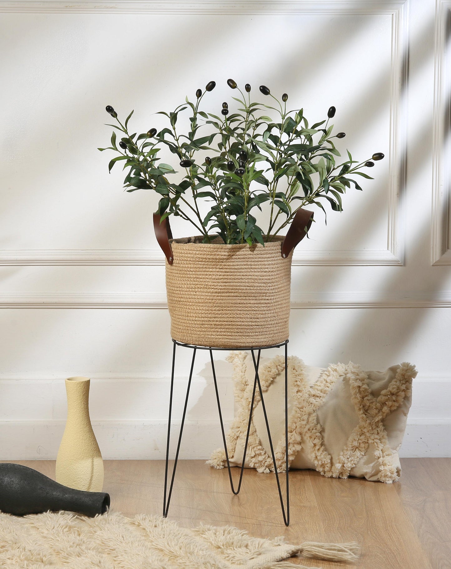Artificial plant with metal stand