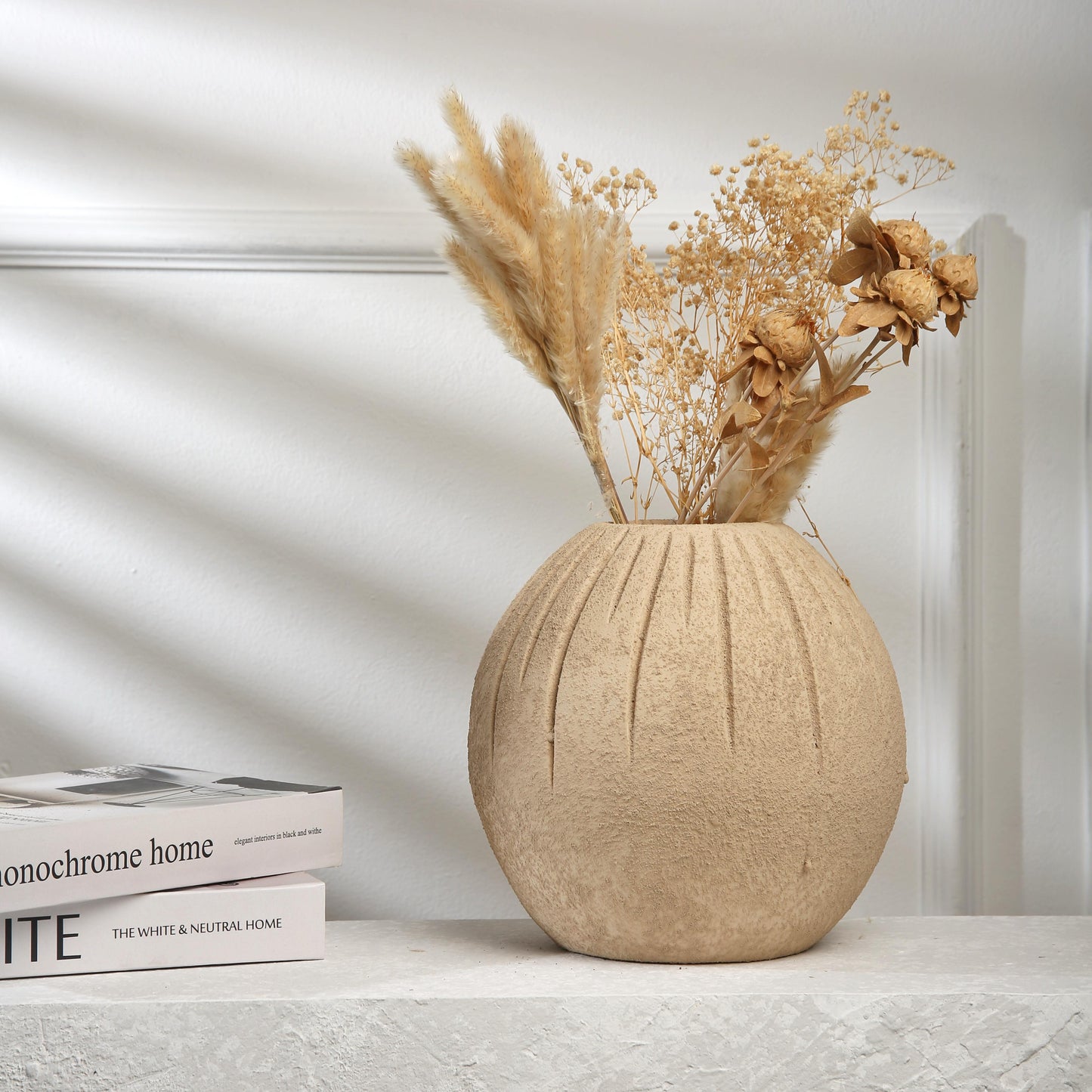 Pottery center piece vase