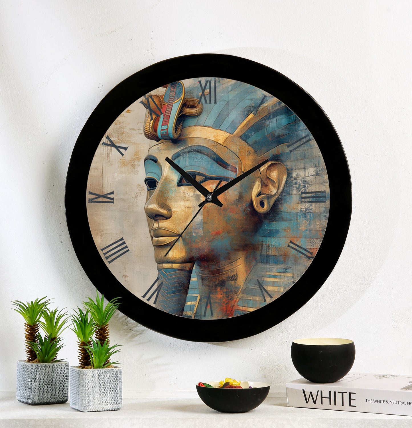 Tutankhamun mask Wall clock with resin frame and glass cover