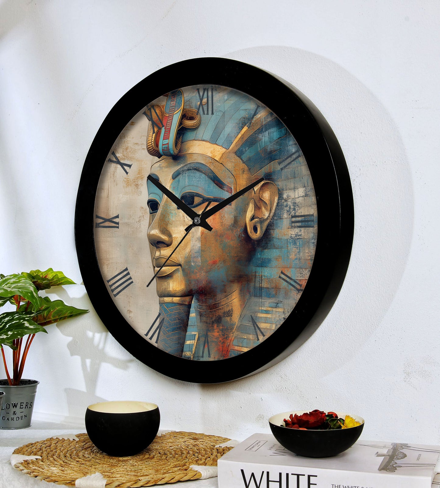 Tutankhamun mask Wall clock with resin frame and glass cover