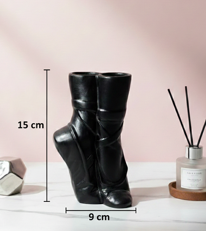 حذاء نسائي مزين بوردة 👢